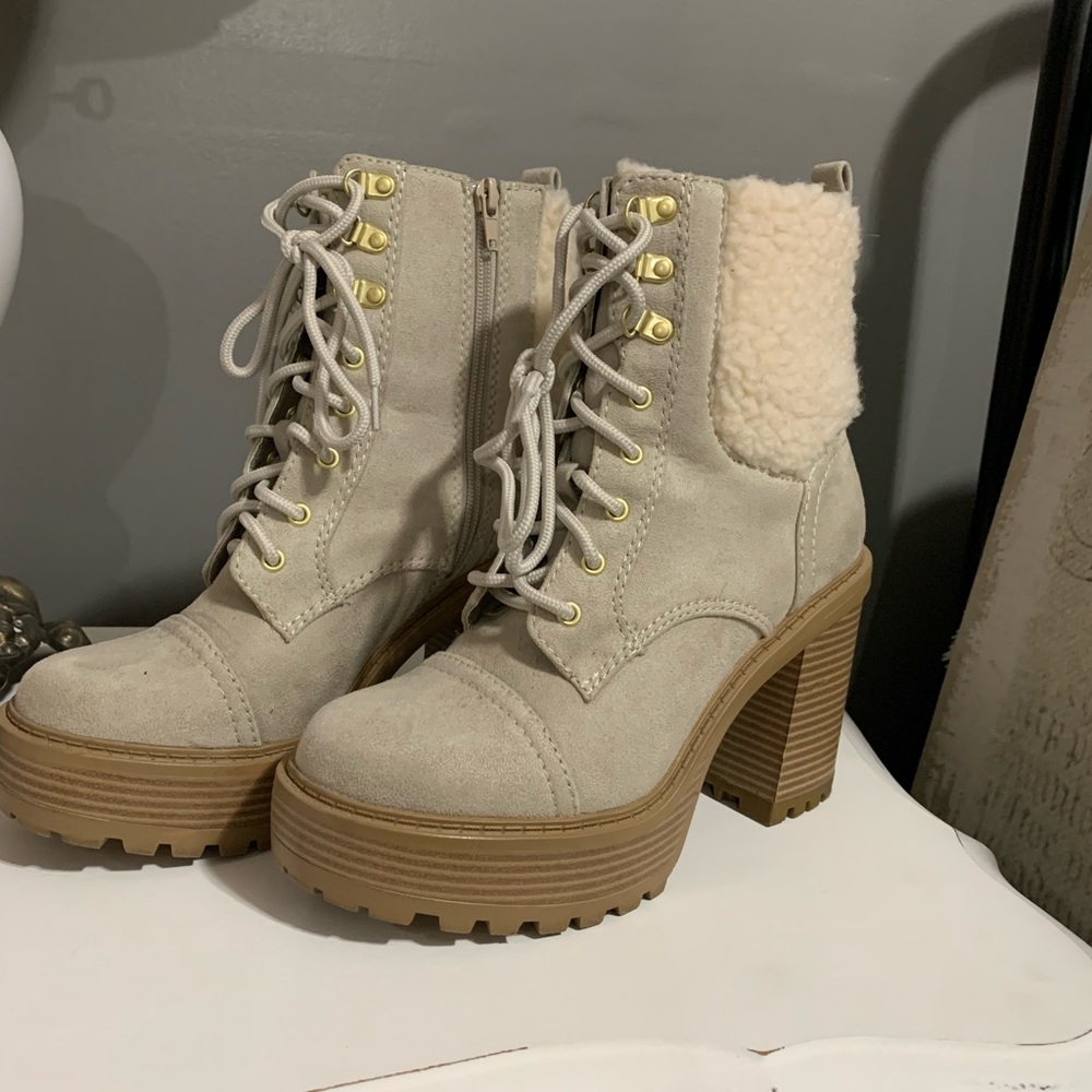 Soda Platform Boots